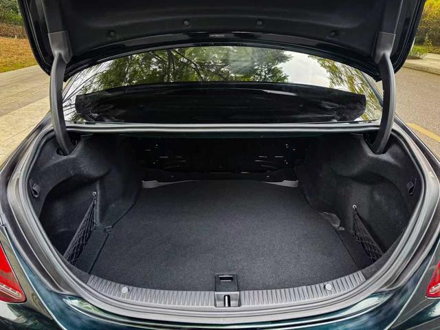 Mercedes-Benz C-Class 2021 thumb 2