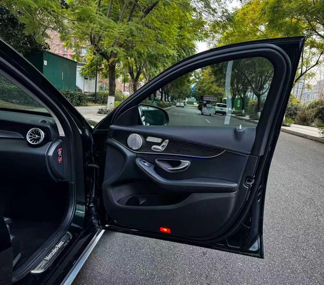 Mercedes-Benz C-Class 2021 thumb 3