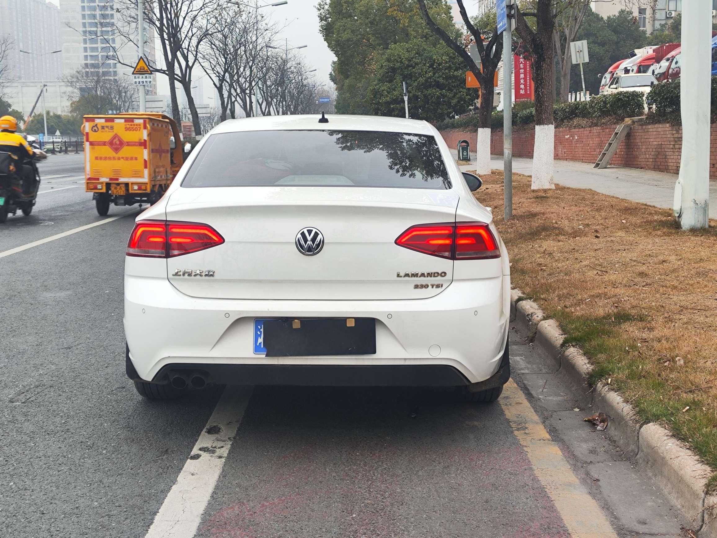 Volkswagen Lamando 2017 thumb 3