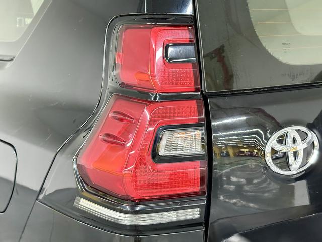 Toyota Land Cruiser Prado 2019 thumb 11