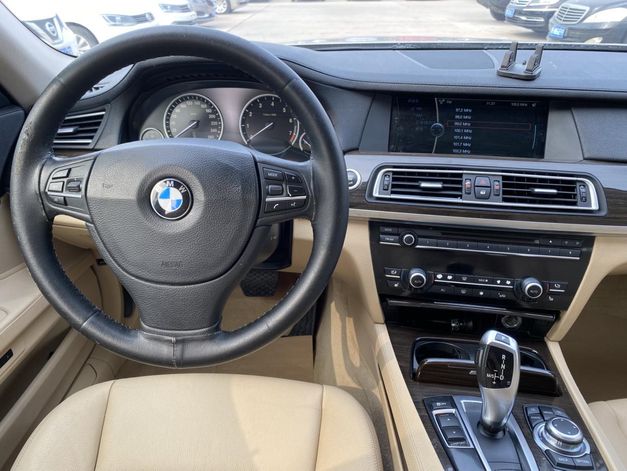 BMW 7 серии 2011 thumb 9