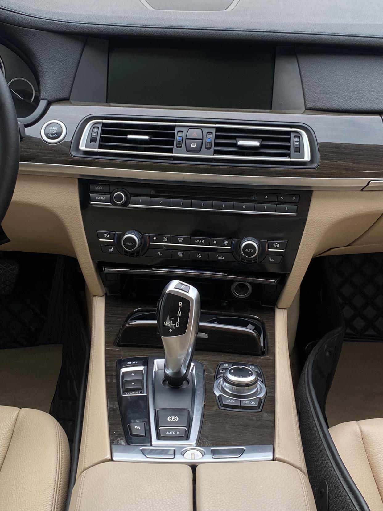 BMW 7 серии 2012 thumb 6