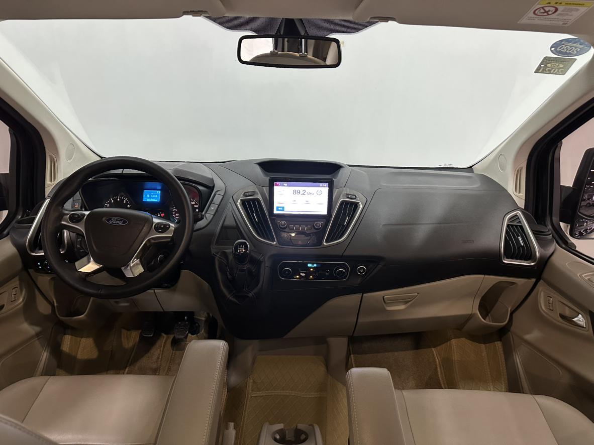 Ford Tourneo Custom 2017 thumb 6