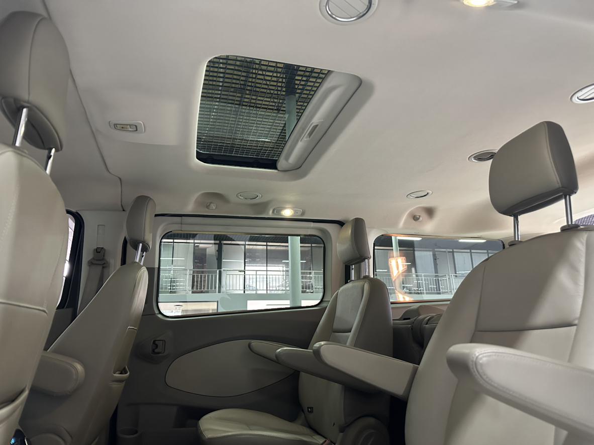 Ford Tourneo Custom 2017 thumb 11