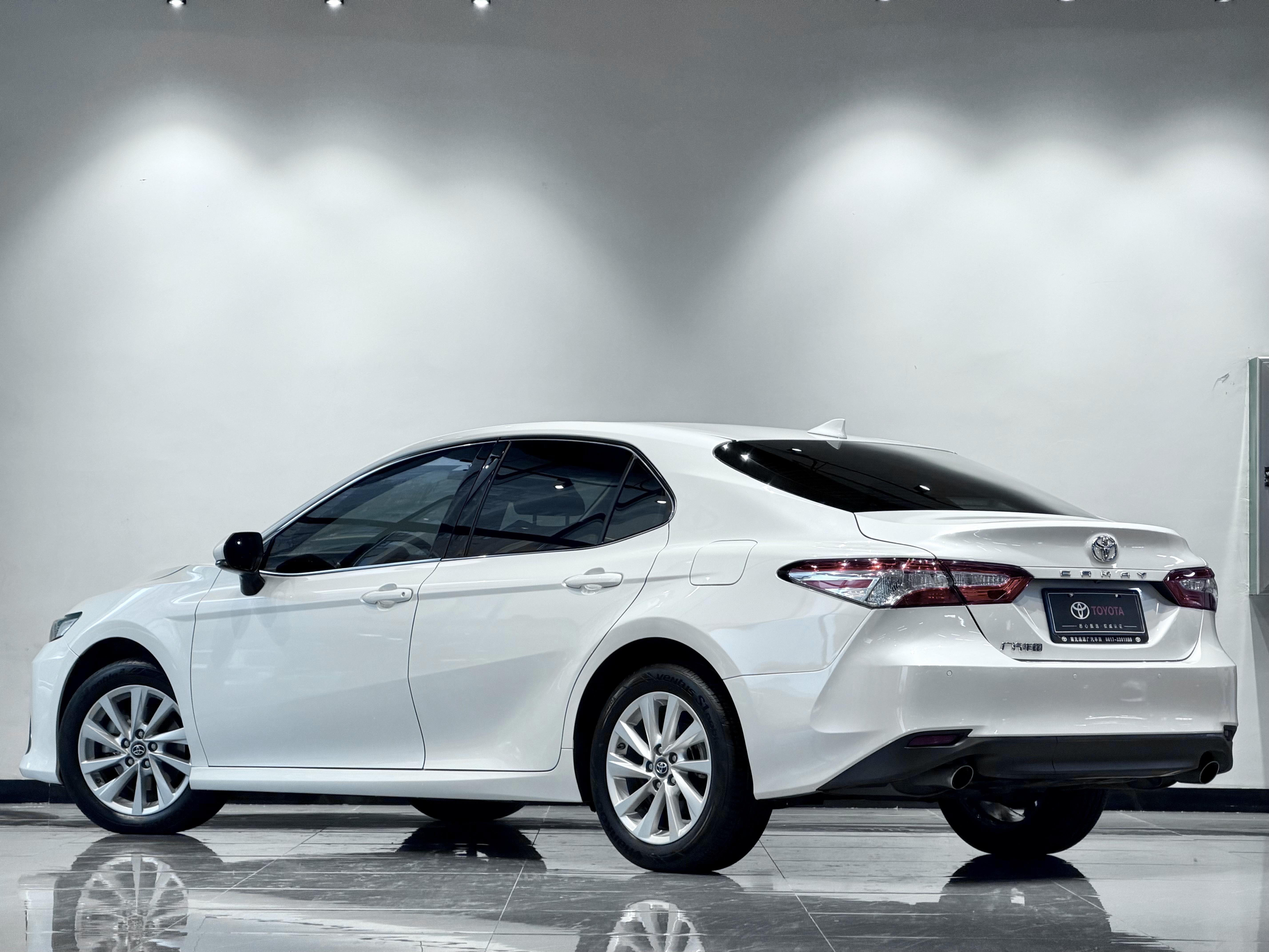 Toyota Camry 2022 thumb 2