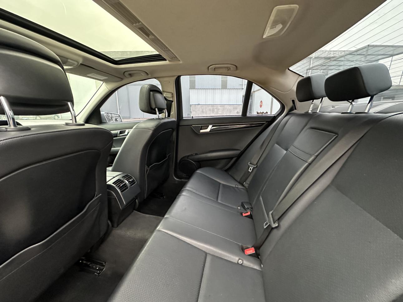 Mercedes-Benz C-Class 2013 thumb 10