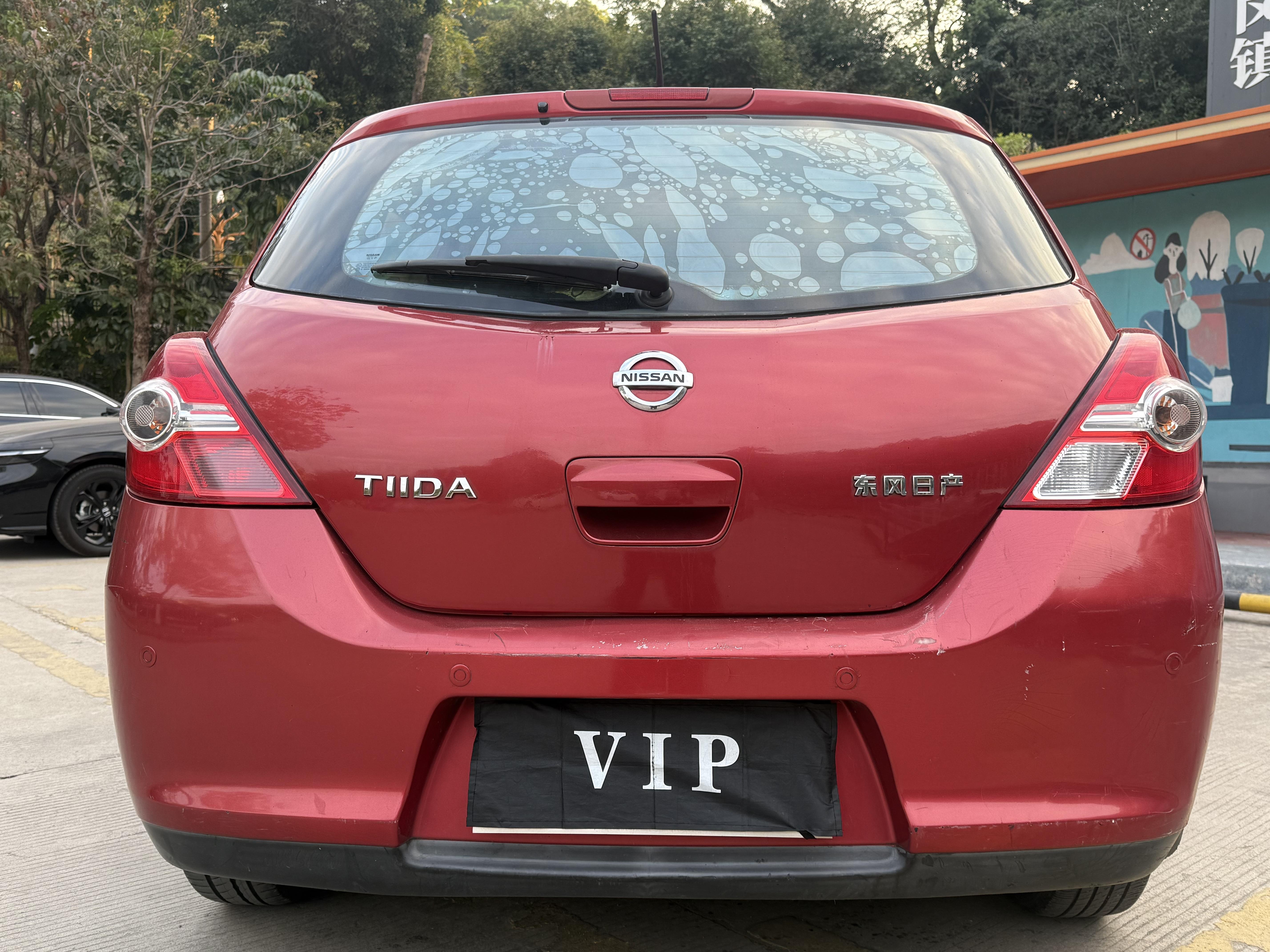 Nissan Tiida 2010 thumb 3