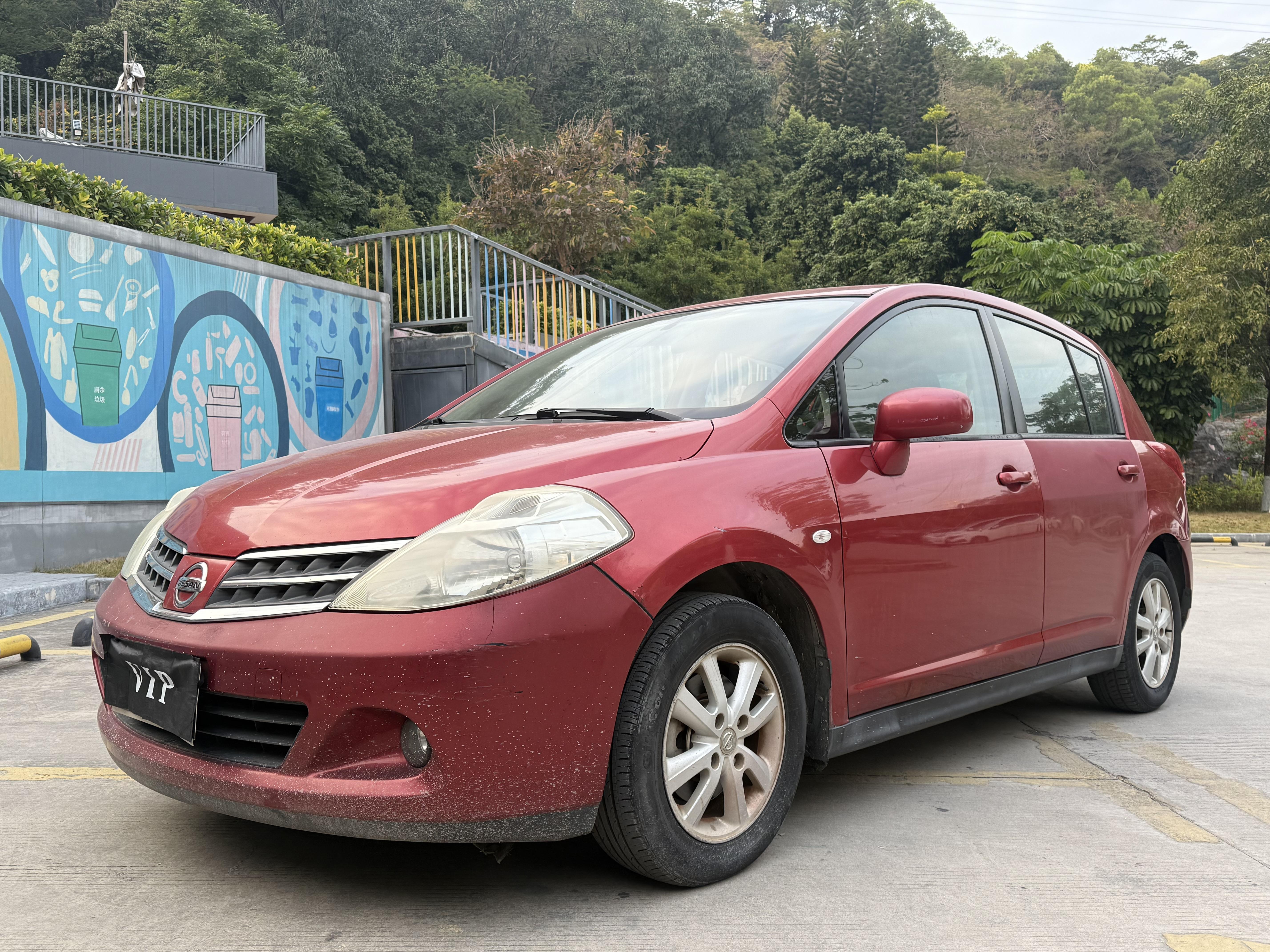 Nissan Tiida 2010 thumb 8