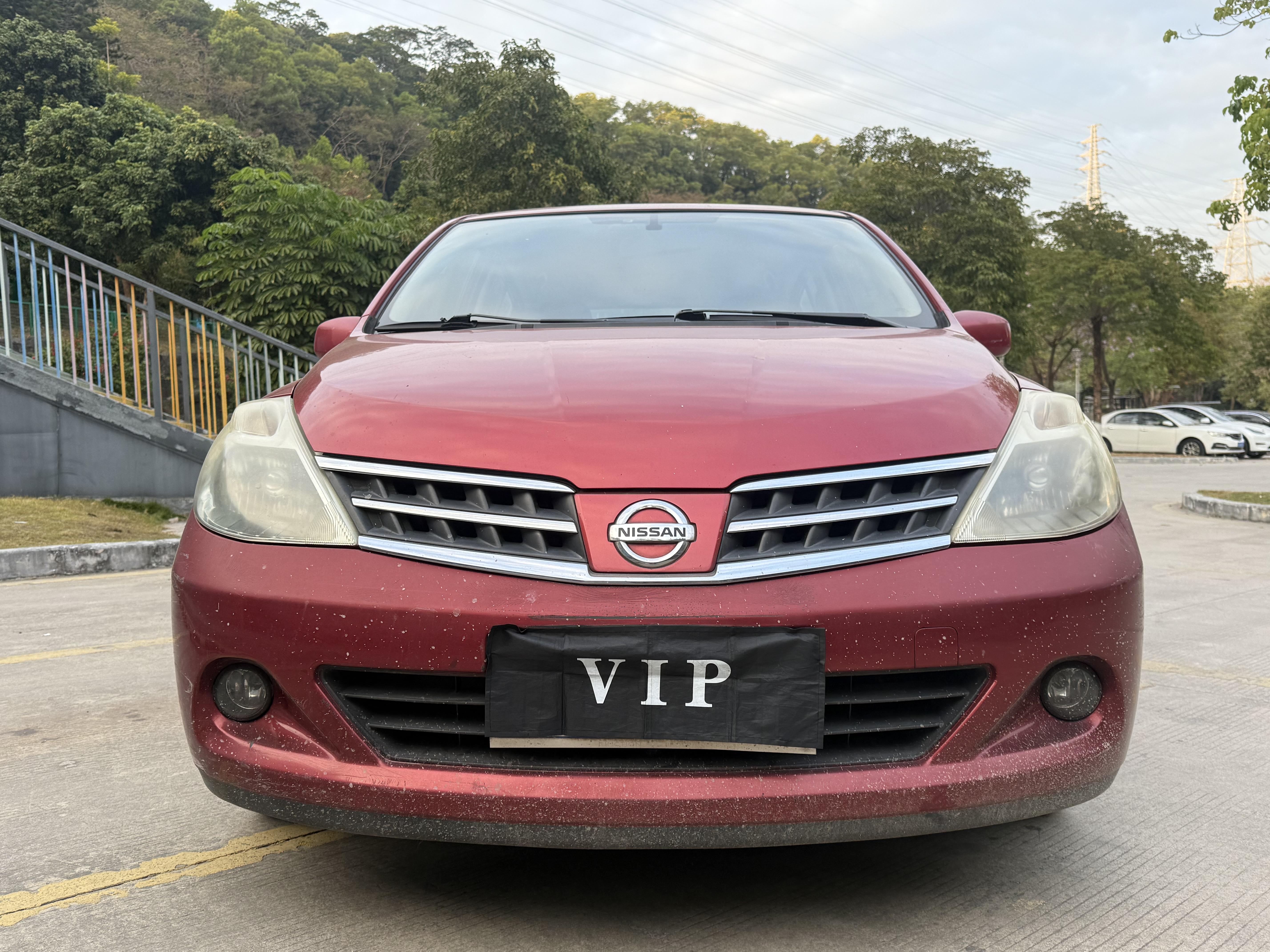 Nissan Tiida 2010 thumb 9