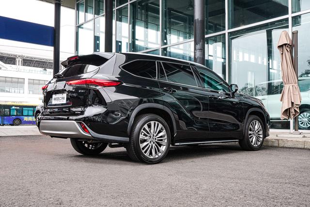 Toyota Highlander 2024 thumb 3
