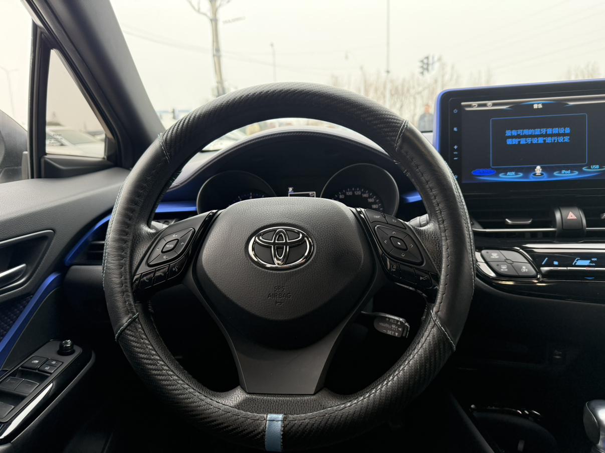 Toyota C-HR 2019 thumb 4