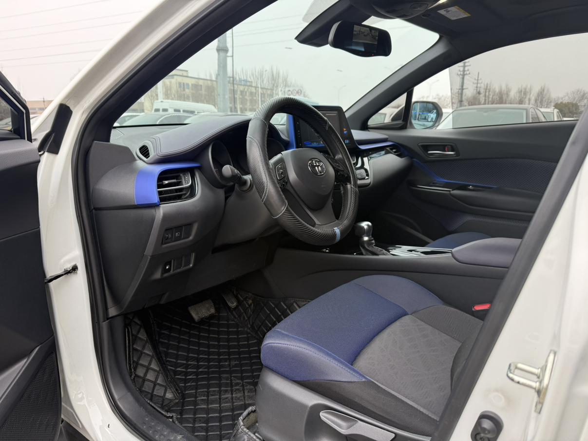 Toyota C-HR 2019 thumb 5