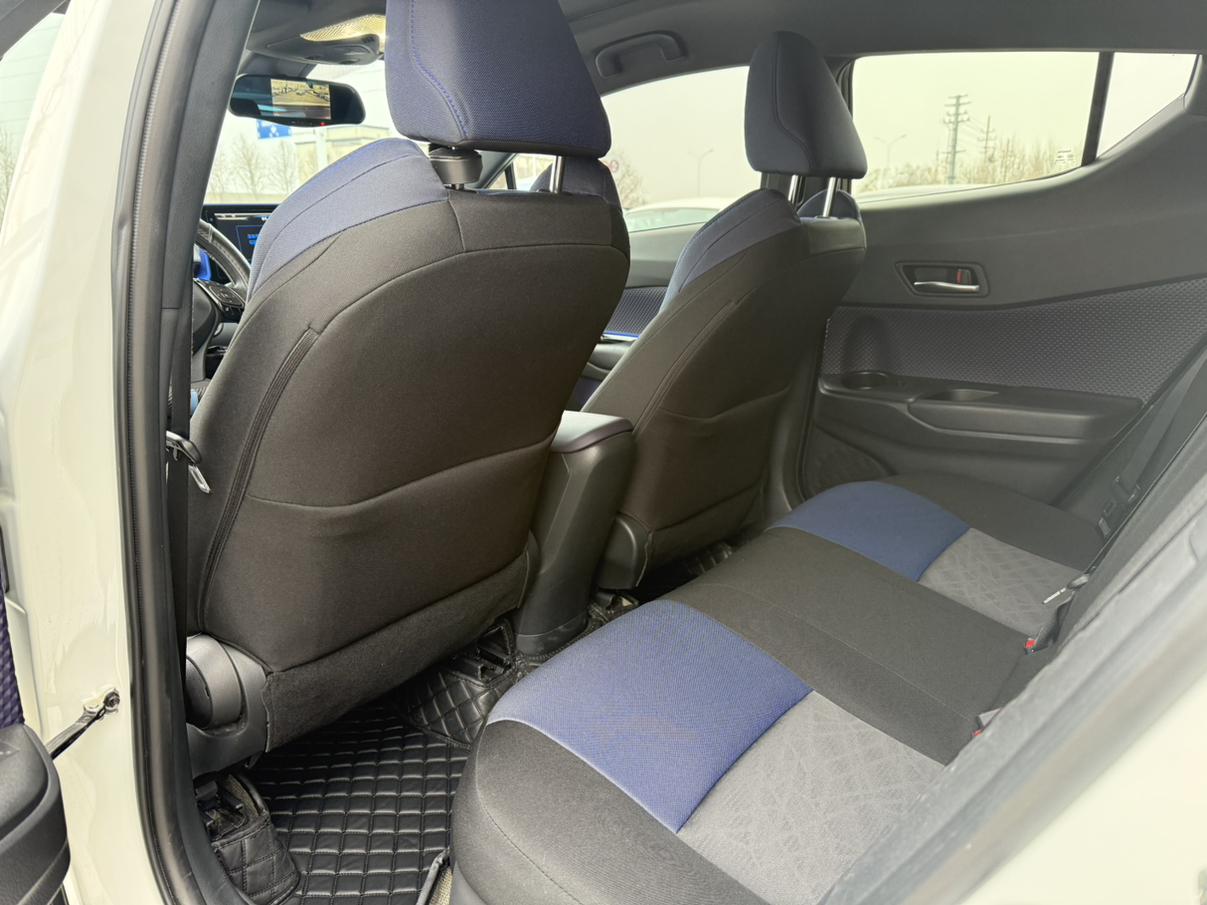 Toyota C-HR 2019 thumb 6