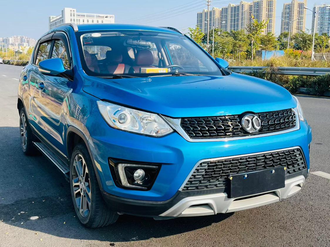 BAIC X35 2016 thumb 10