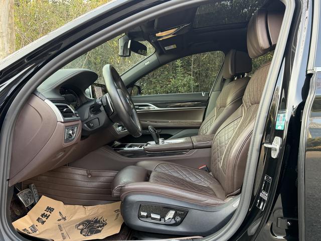 BMW 7 серии 2019 thumb 3