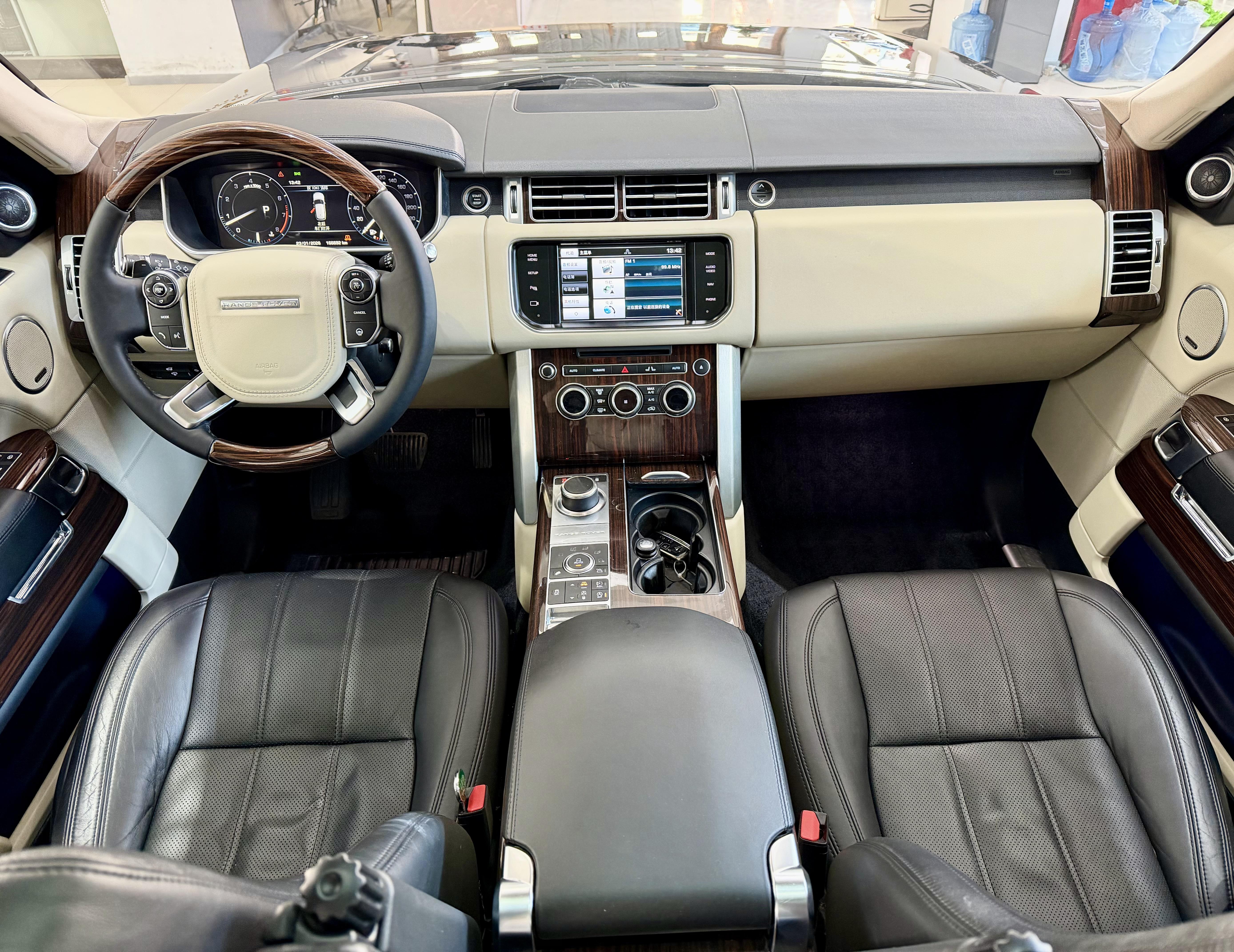 Land Rover Range Rover 2015 thumb 9
