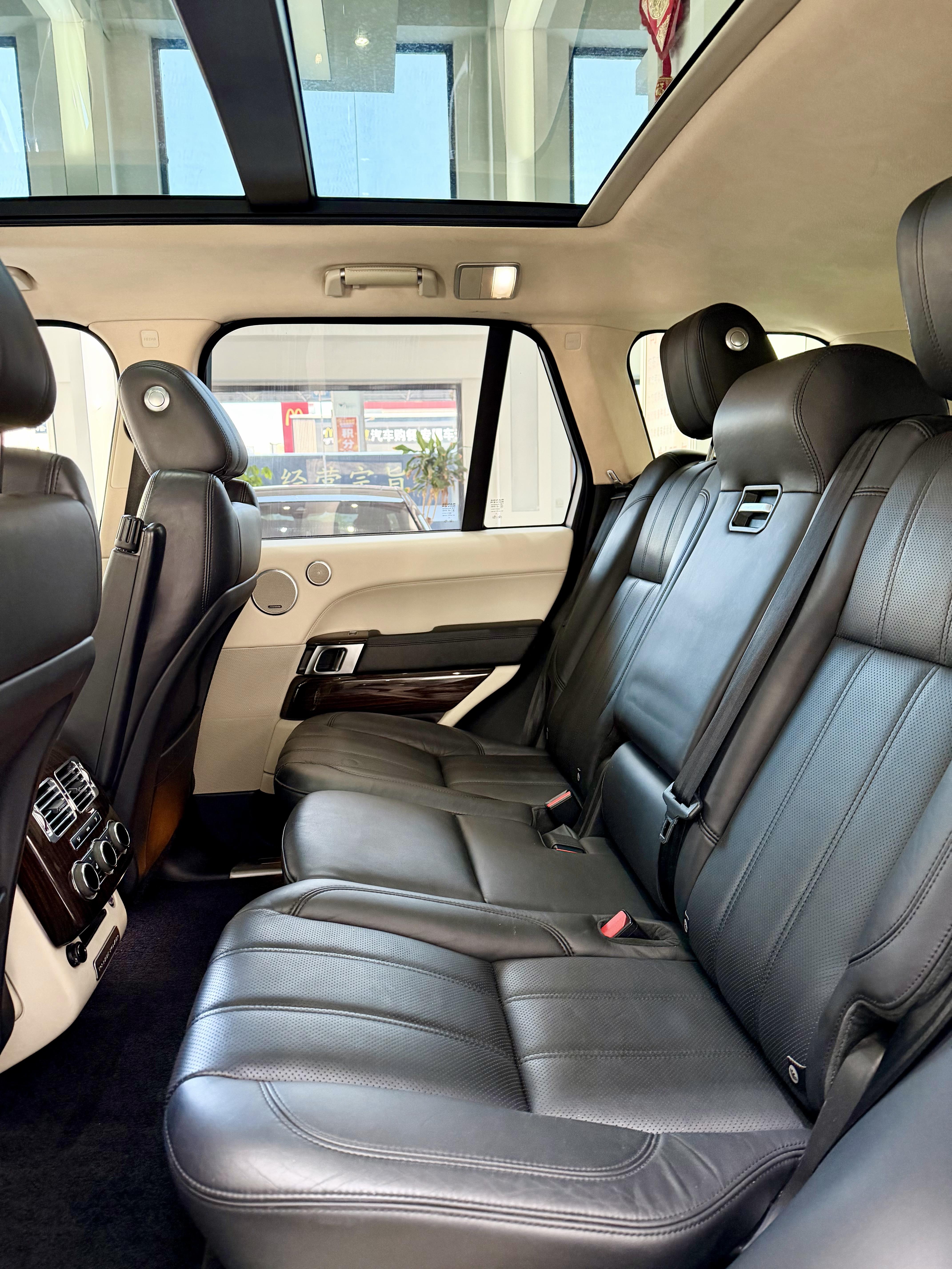 Land Rover Range Rover 2015 thumb 12