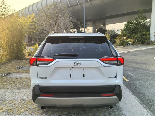 Toyota RAV4 2023 thumb 7