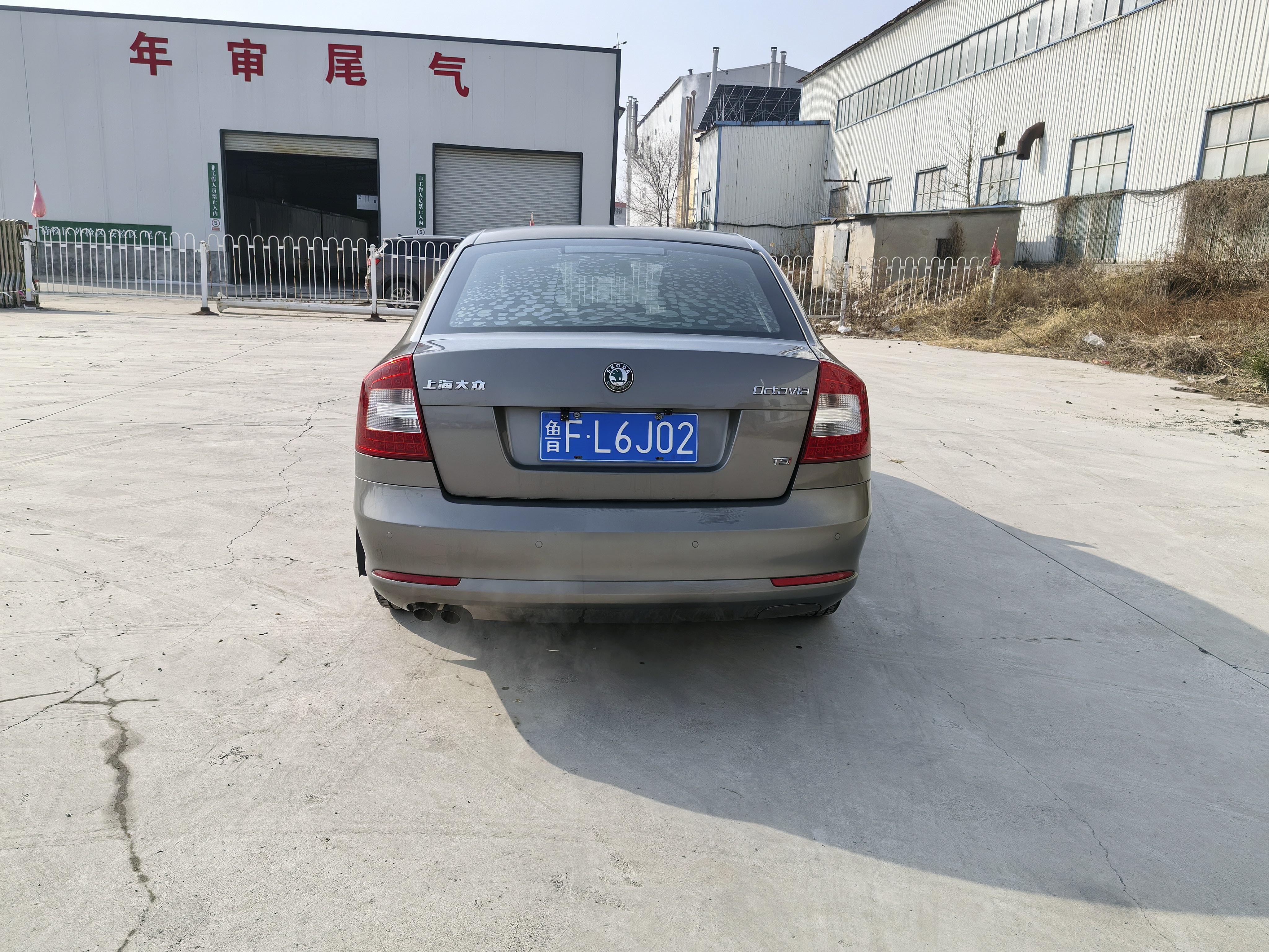 Skoda Octavia 2011 thumb 3