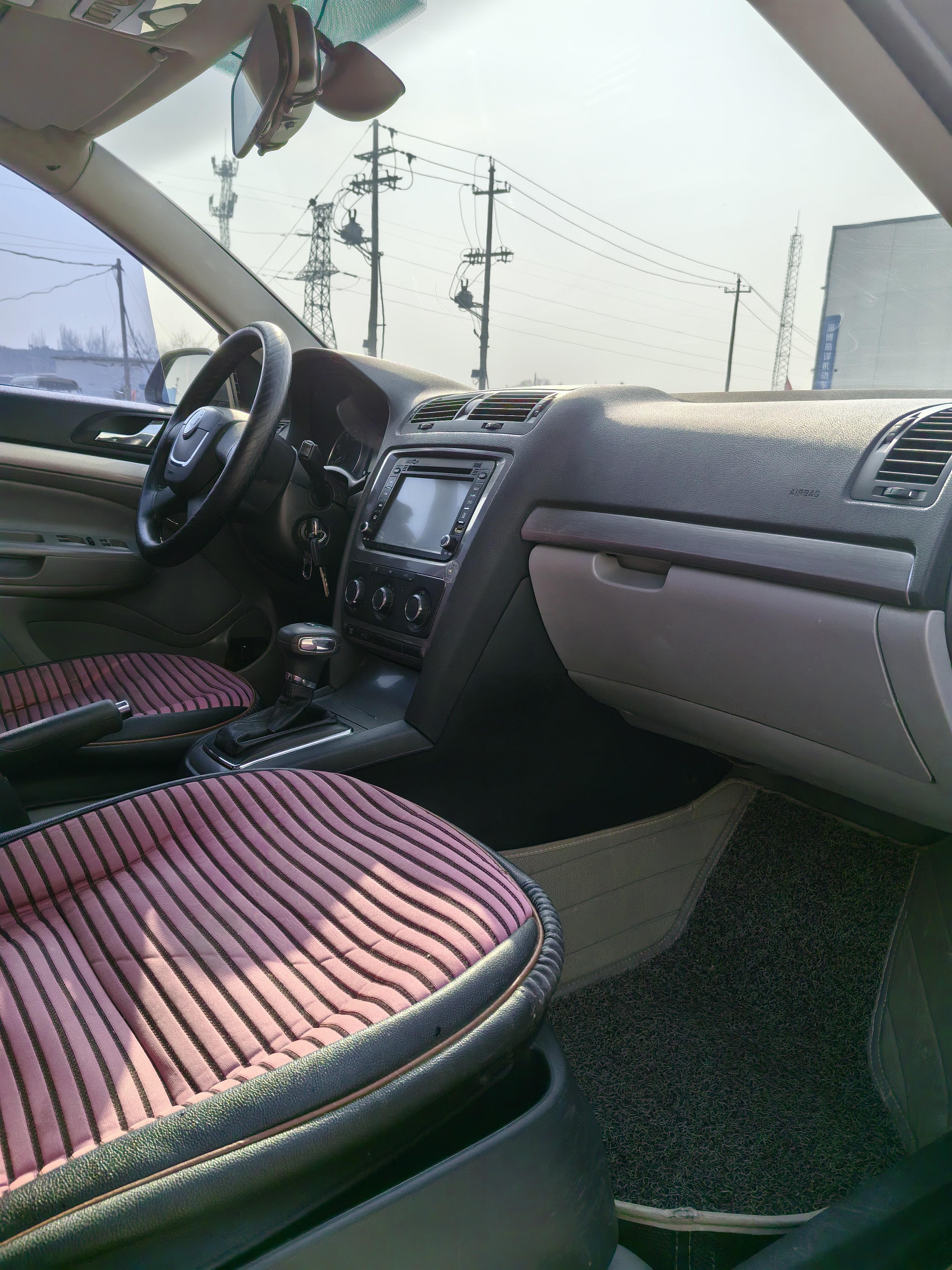 Skoda Octavia 2011 thumb 7