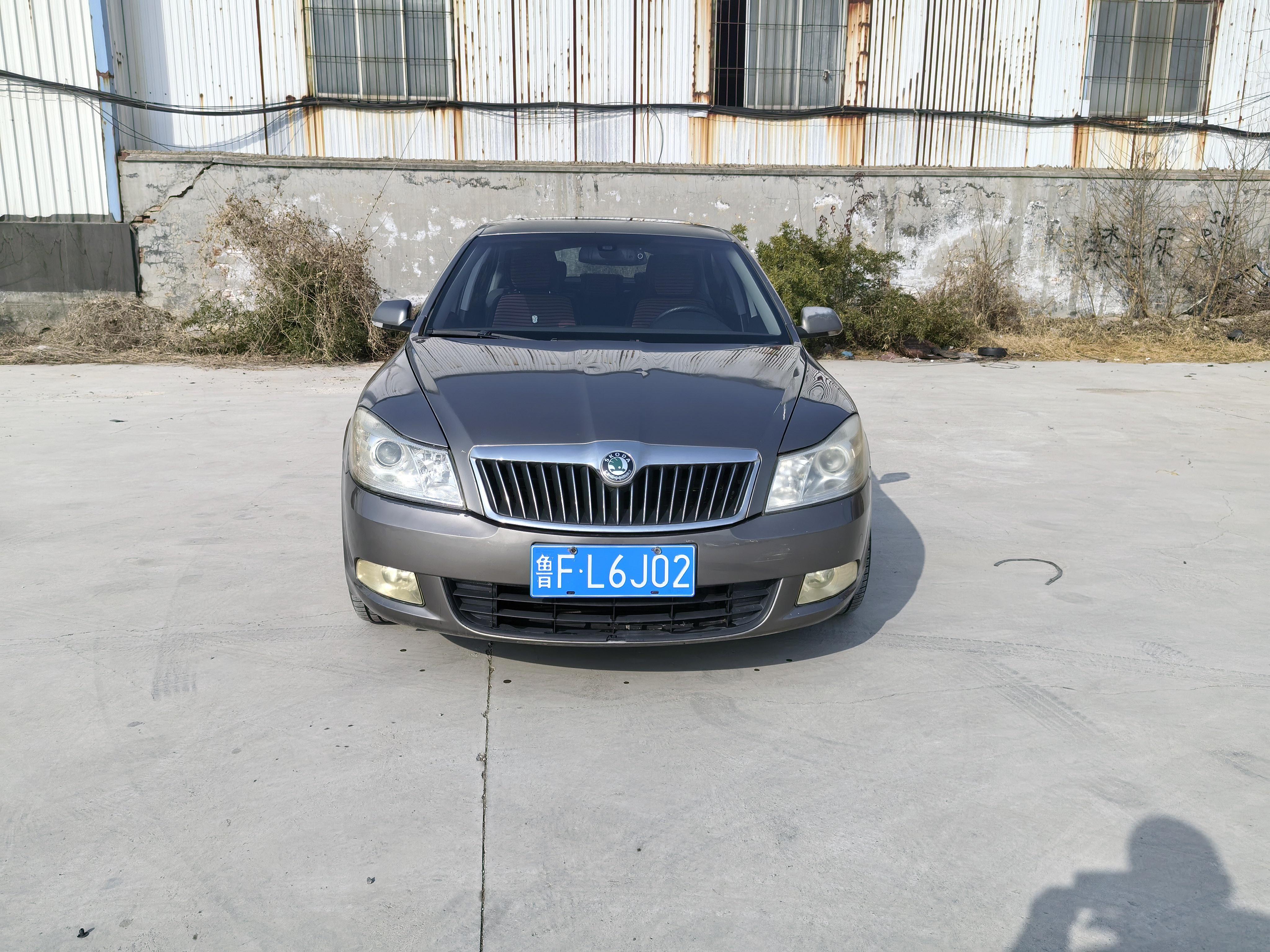 Skoda Octavia 2011 thumb 11