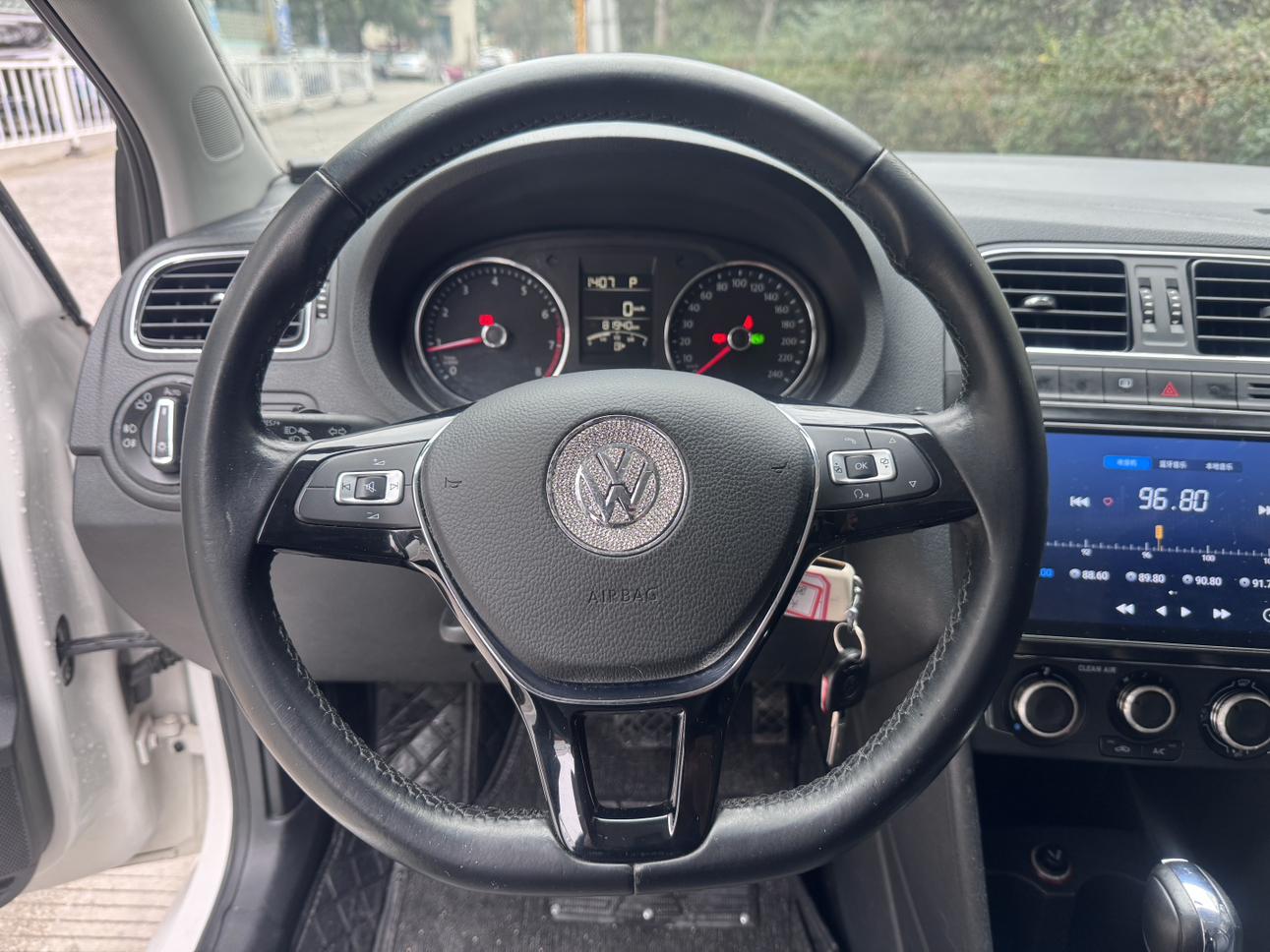 Volkswagen Polo 2018 thumb 11