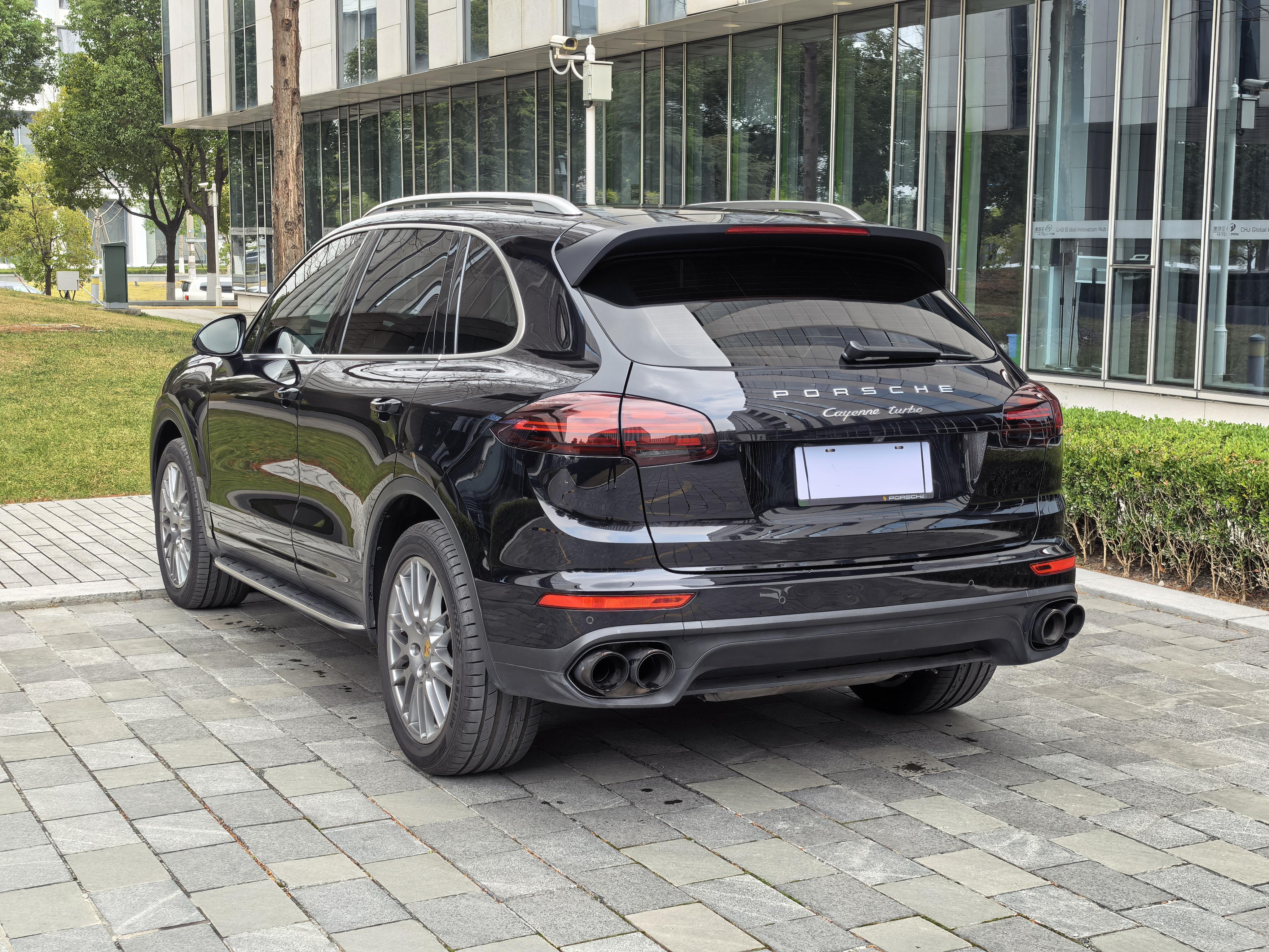 Porsche Cayenne 2017 thumb 3