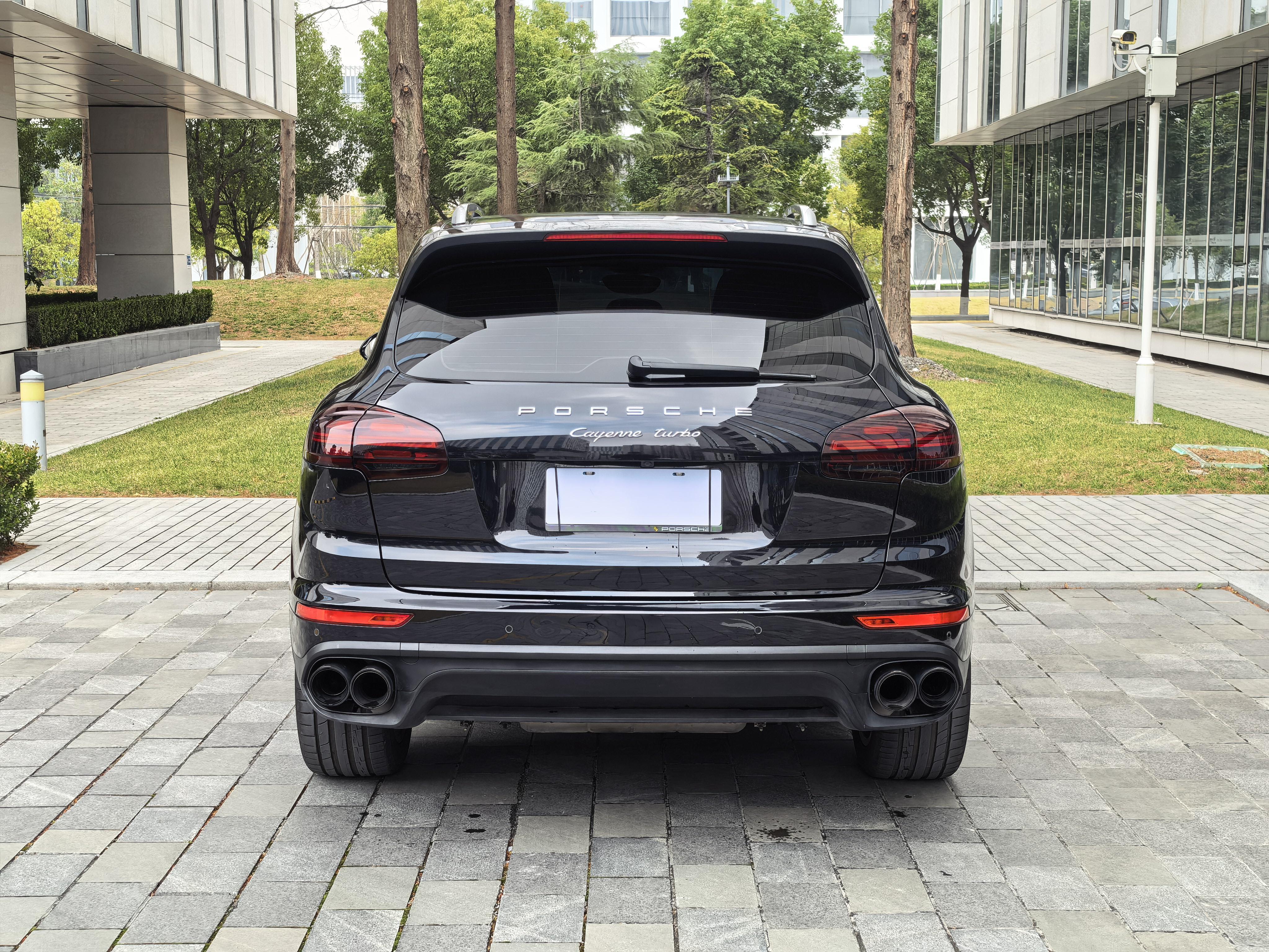 Porsche Cayenne 2017 thumb 4