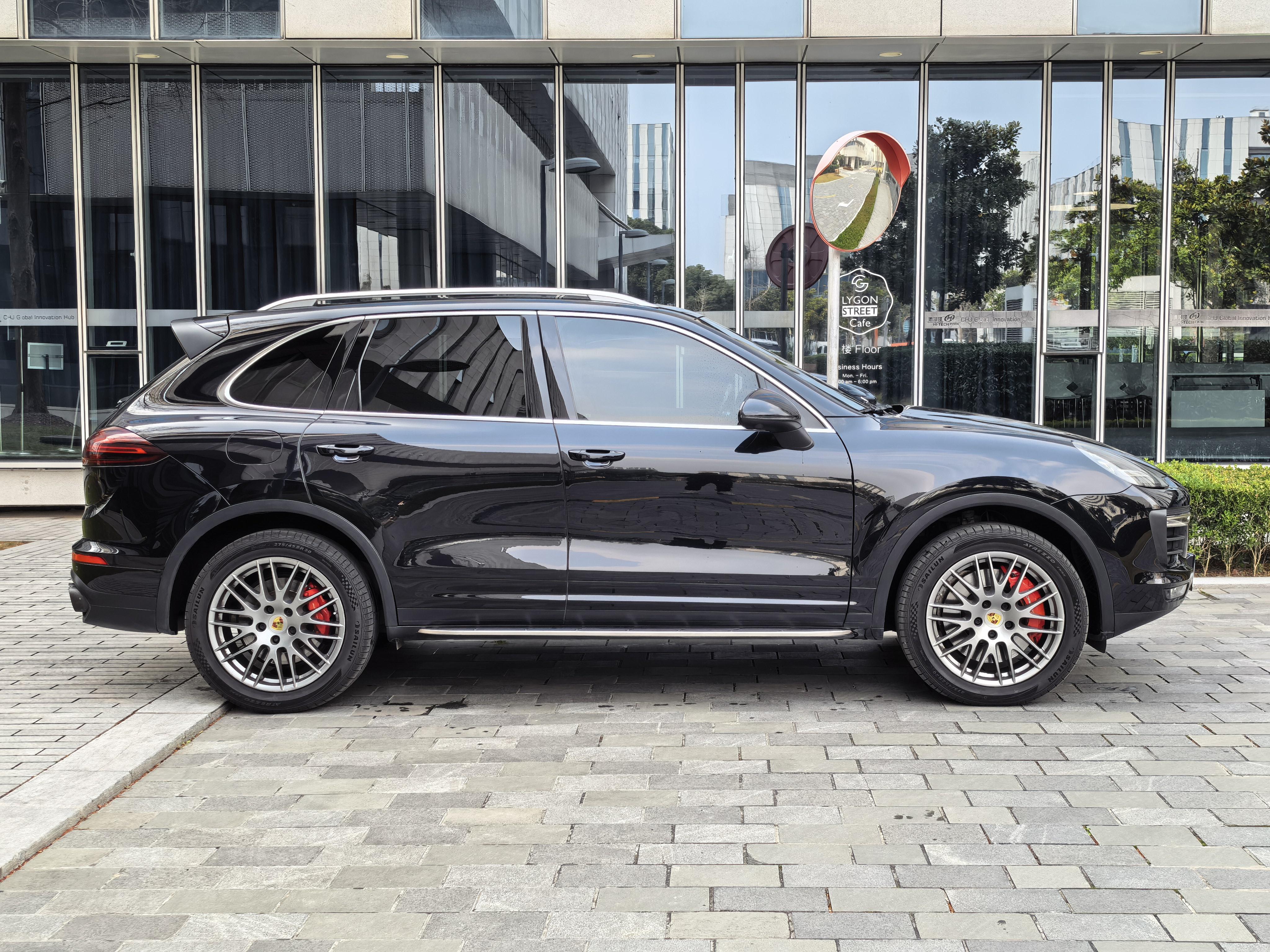 Porsche Cayenne 2017 thumb 6