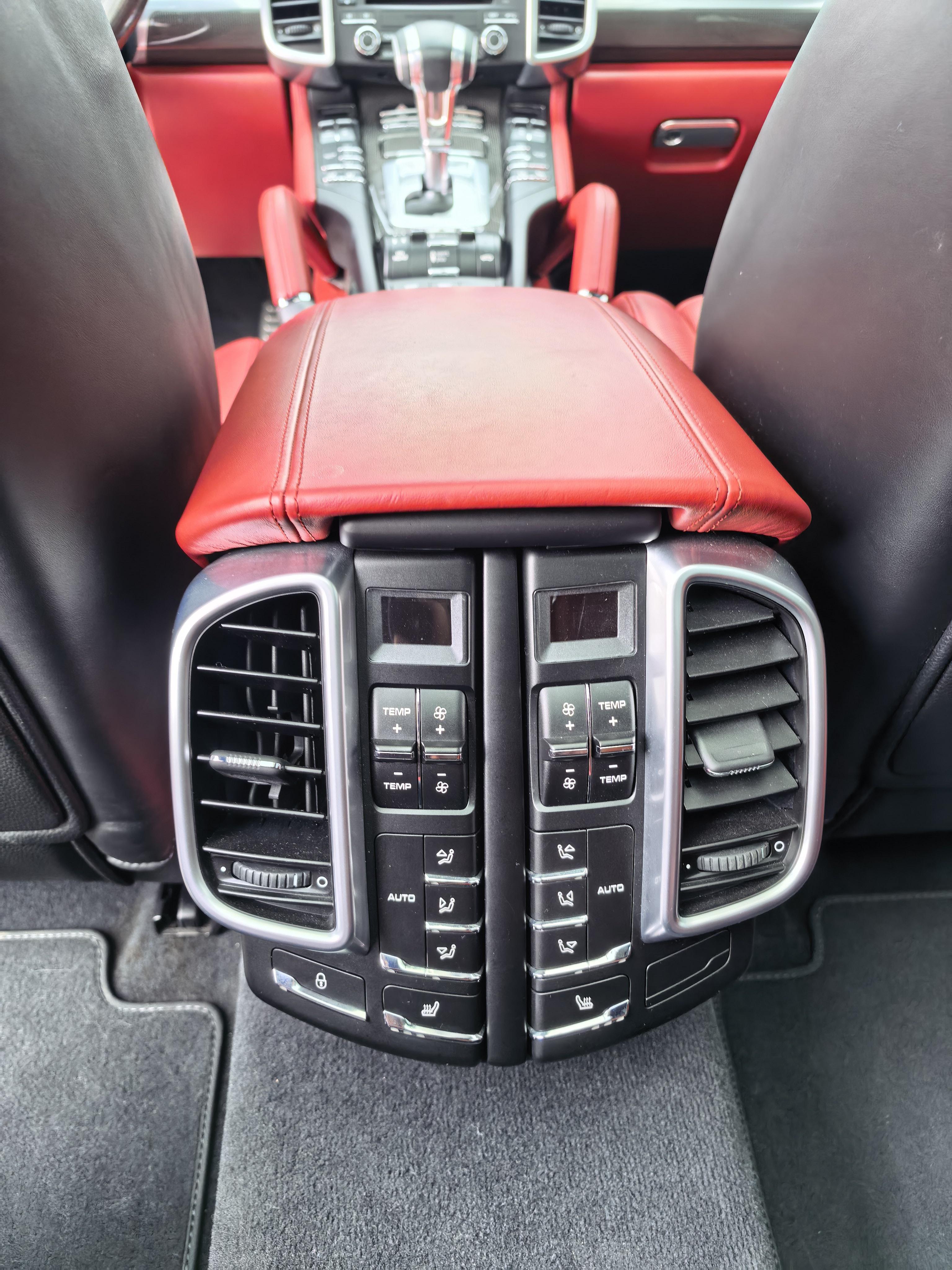 Porsche Cayenne 2017 thumb 9