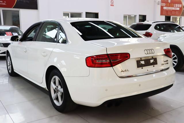 Audi A4 2014 thumb 2