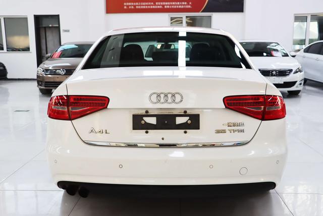 Audi A4 2014 thumb 3