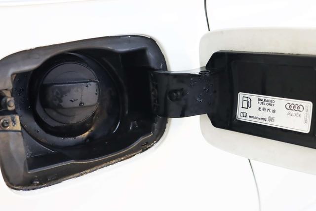 Audi A4 2014 thumb 10