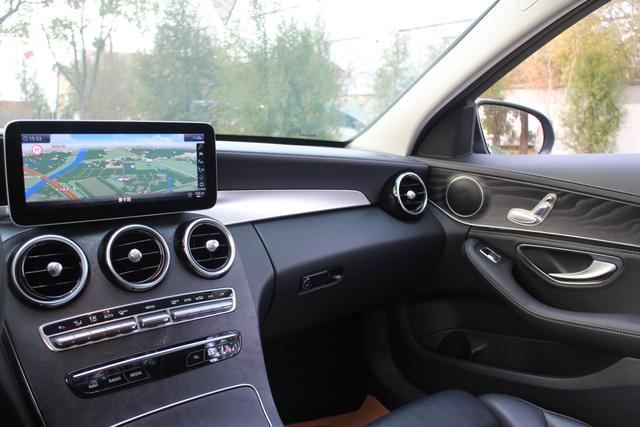 Mercedes-Benz C-Class 2019 thumb 3