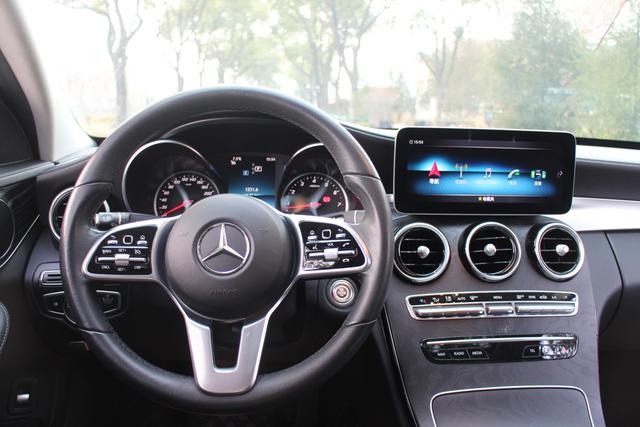 Mercedes-Benz C-Class 2019 thumb 4