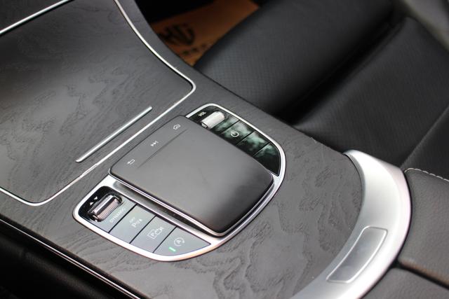 Mercedes-Benz C-Class 2019 thumb 5