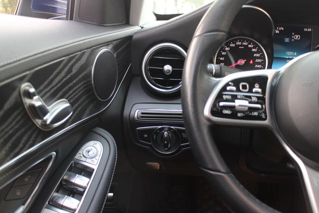 Mercedes-Benz C-Class 2019 thumb 7