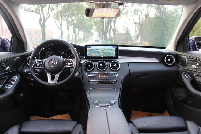 Mercedes-Benz C-Class 2019 thumb 8