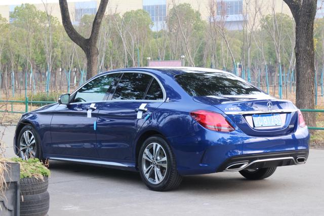 Mercedes-Benz C-Class 2019 thumb 11