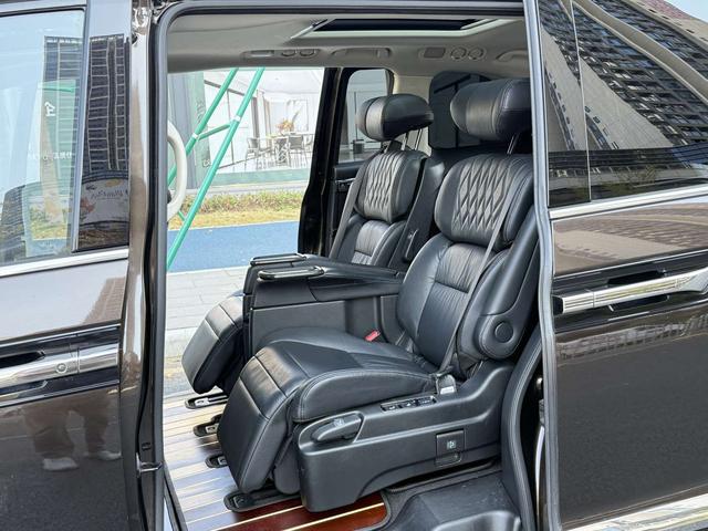 Honda Elysion 2019 thumb 8