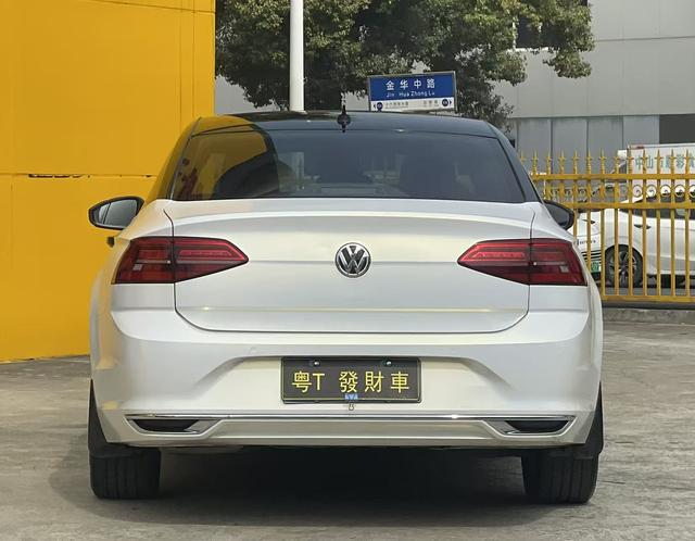 Volkswagen Lamando 2019 thumb 4