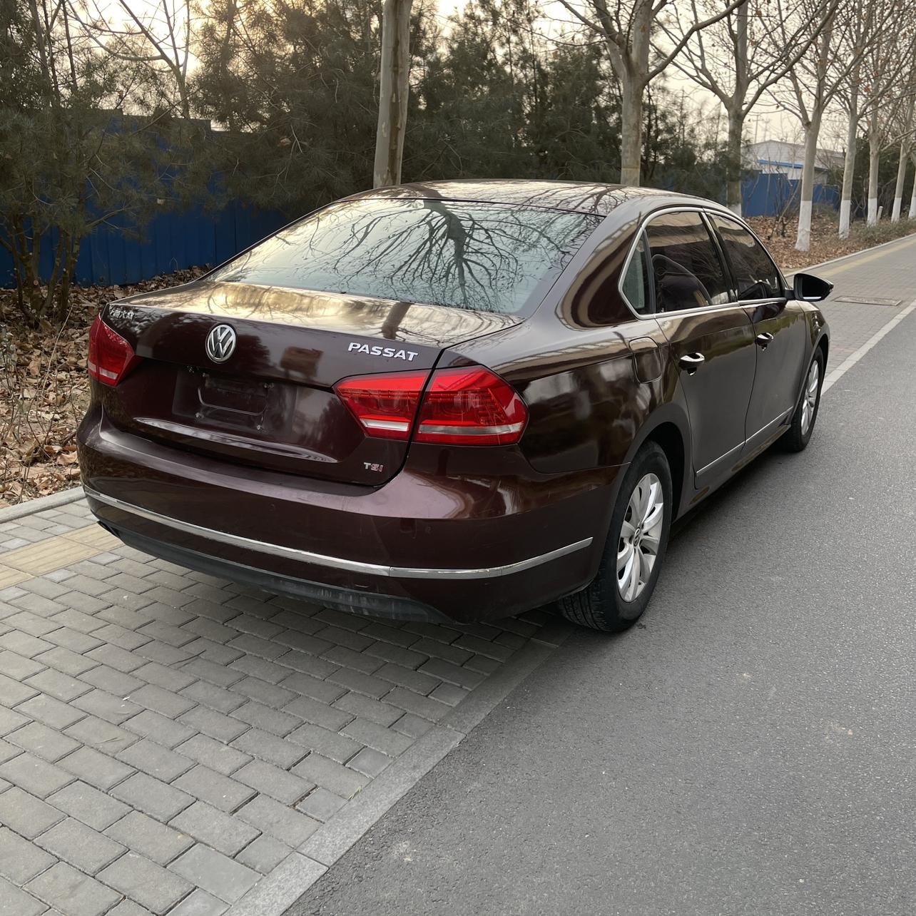 Volkswagen Passat 2011 thumb 4