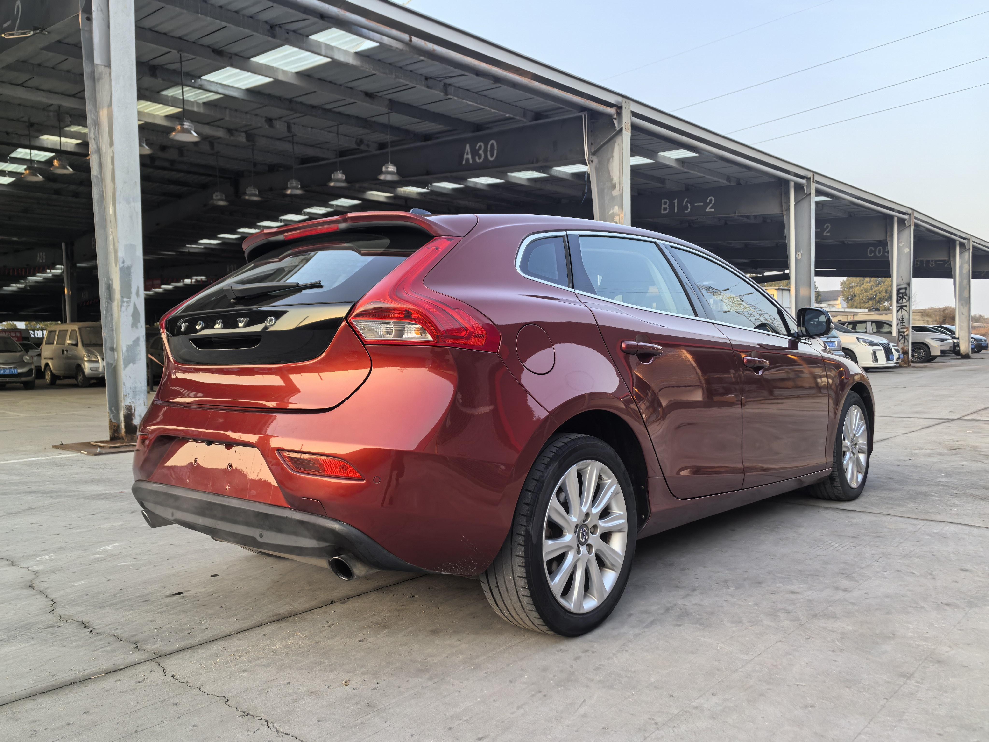 Volvo V40 2014 thumb 4