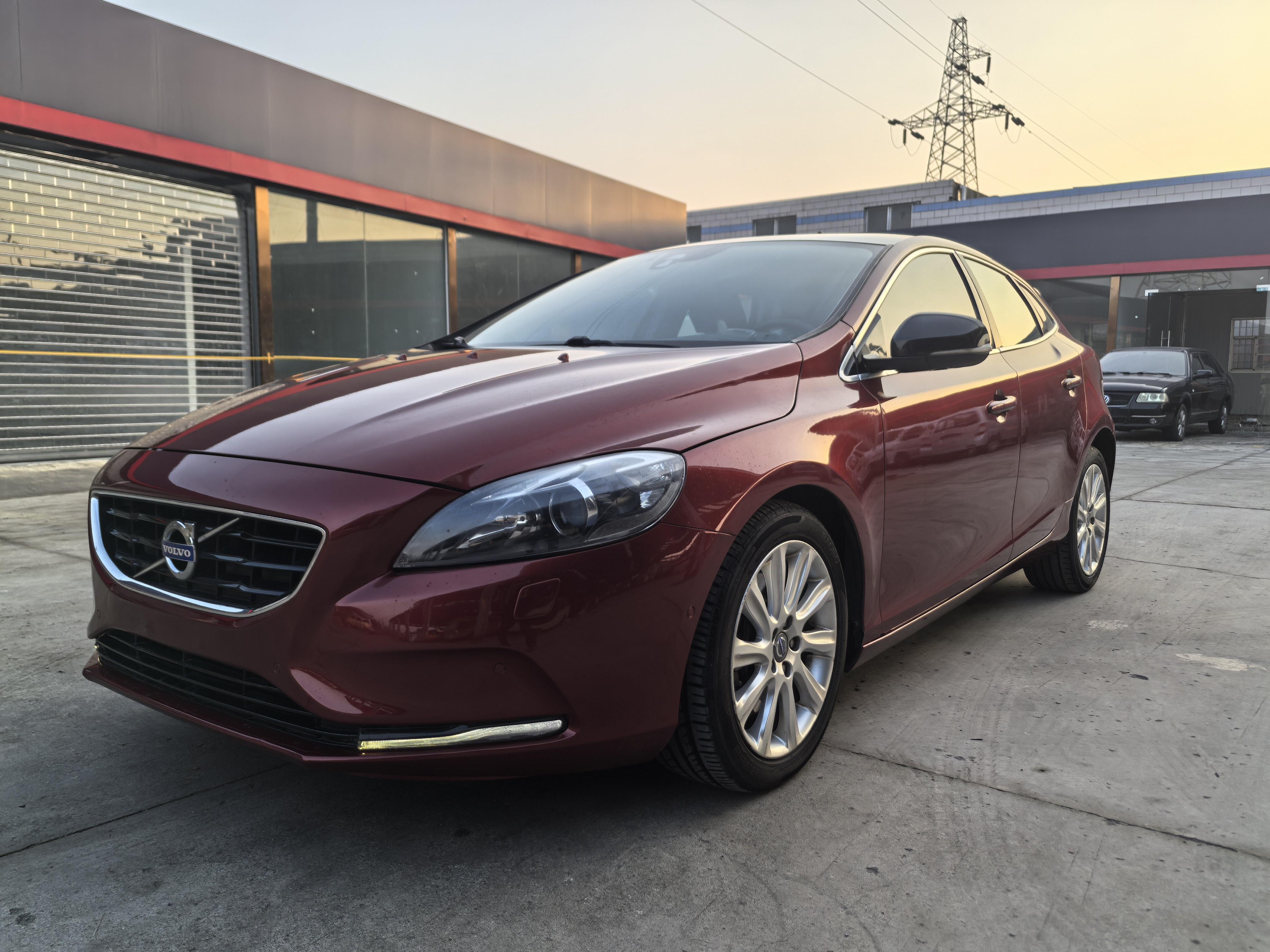 Volvo V40 2014 thumb 11