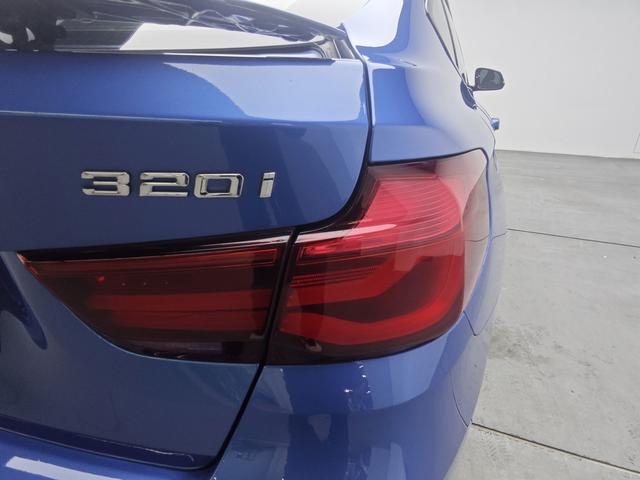 BMW 3 серии 2019 thumb 11