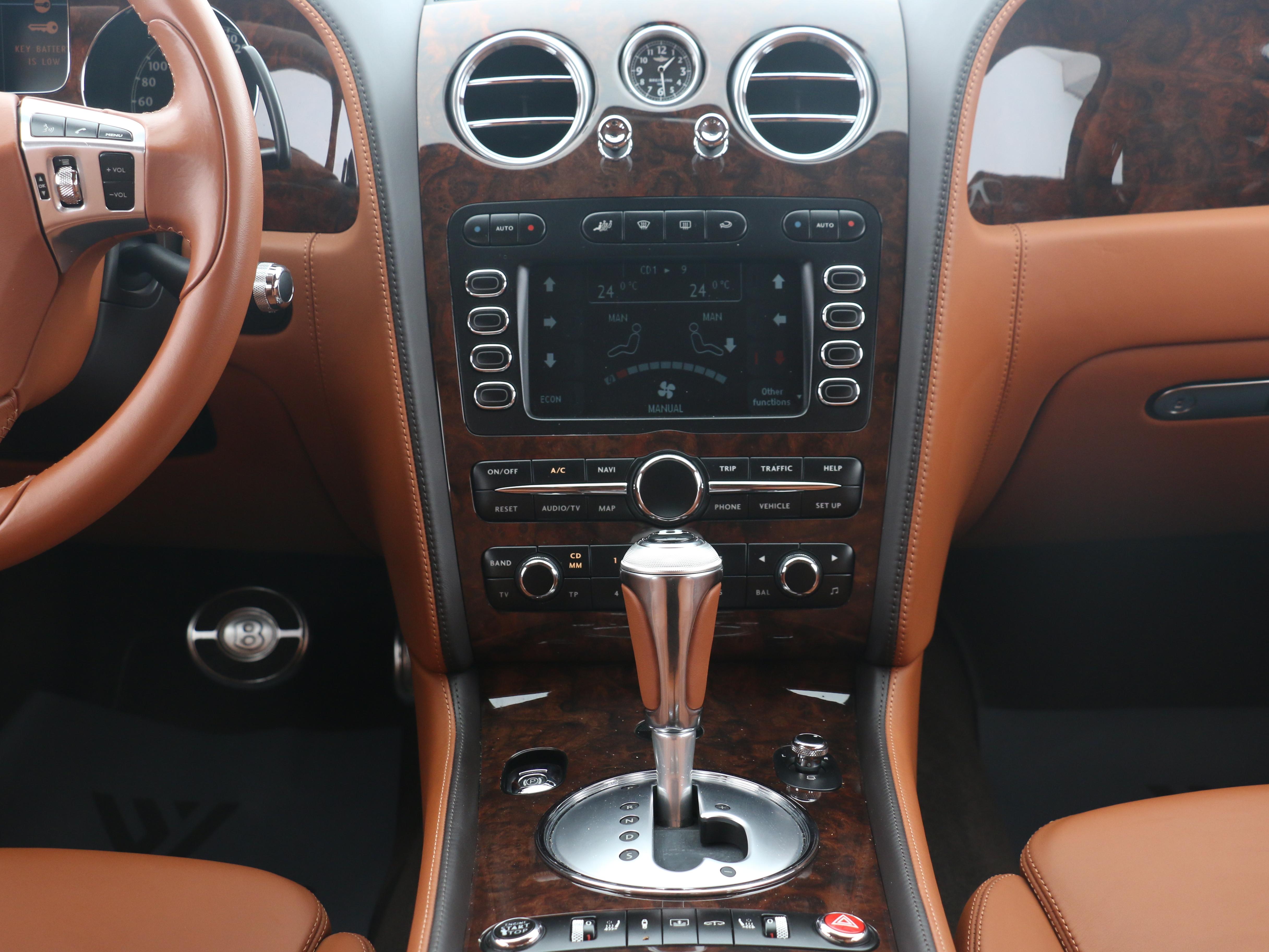 Bentley Flying Spur 2011 thumb 10