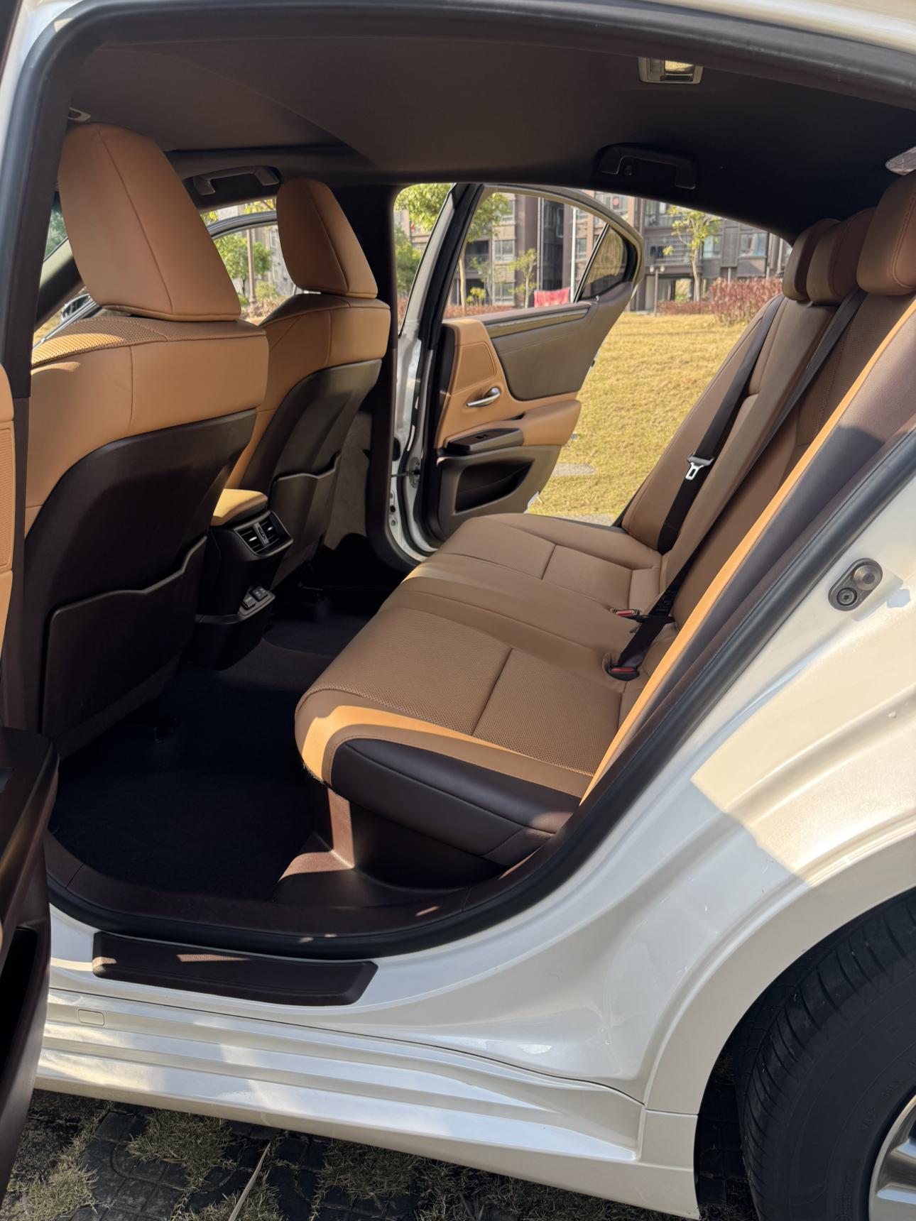Lexus ES 2020 thumb 7