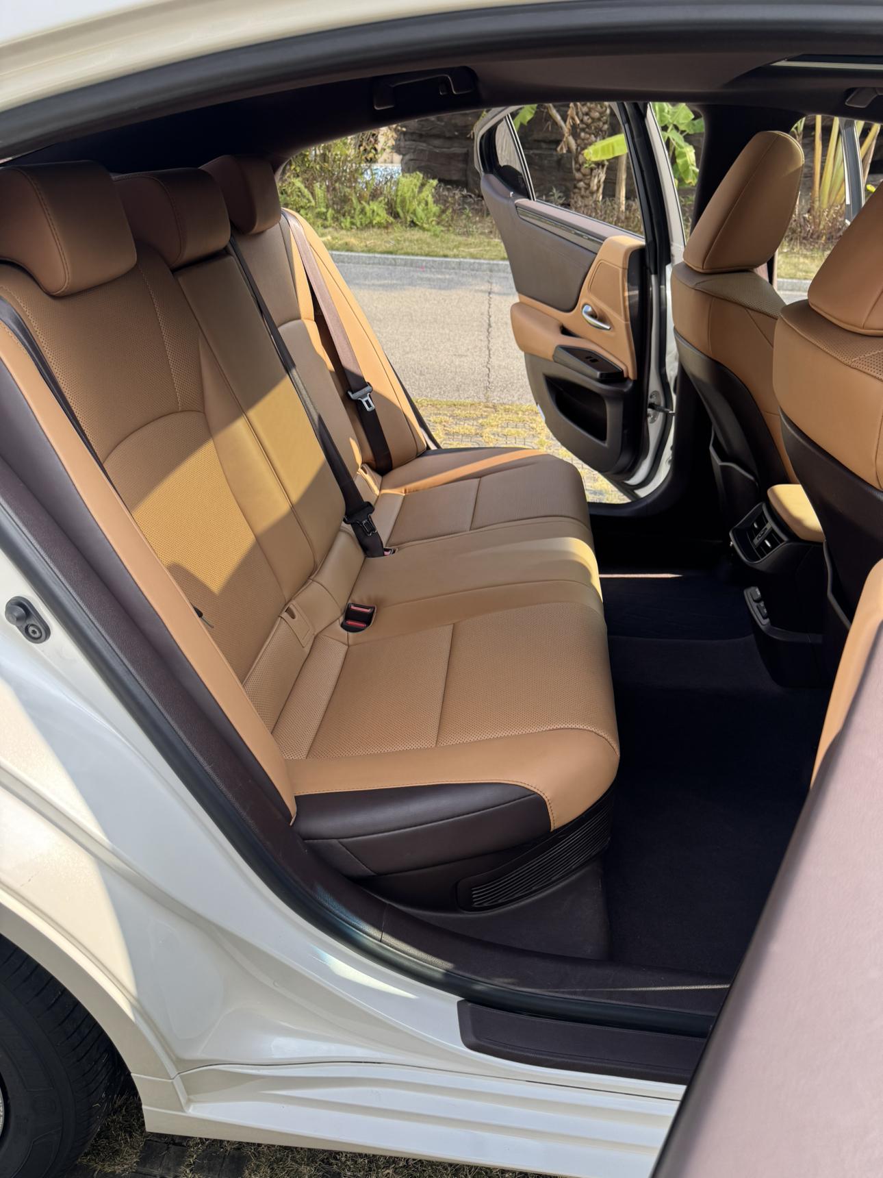 Lexus ES 2020 thumb 8