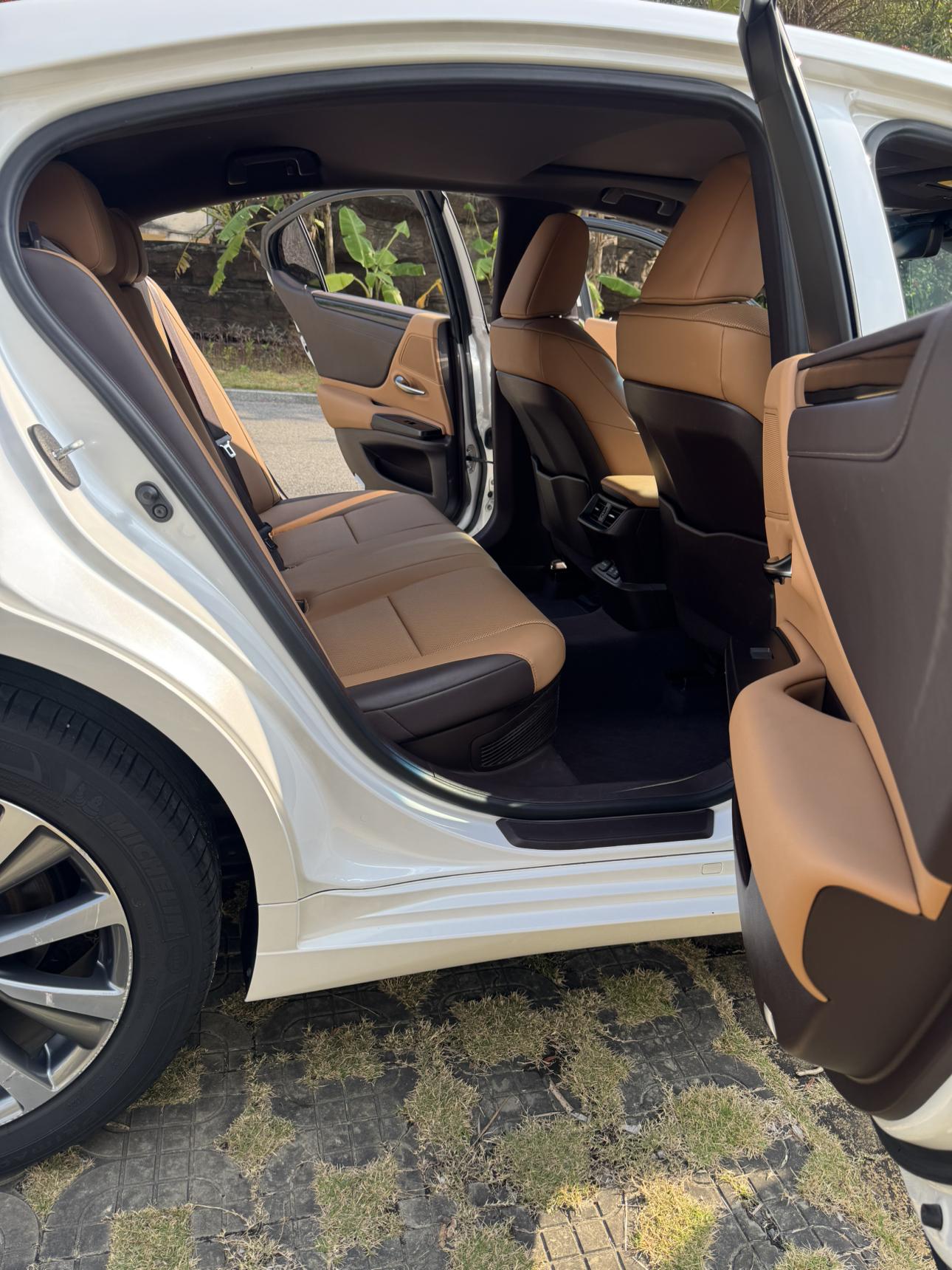 Lexus ES 2020 thumb 9