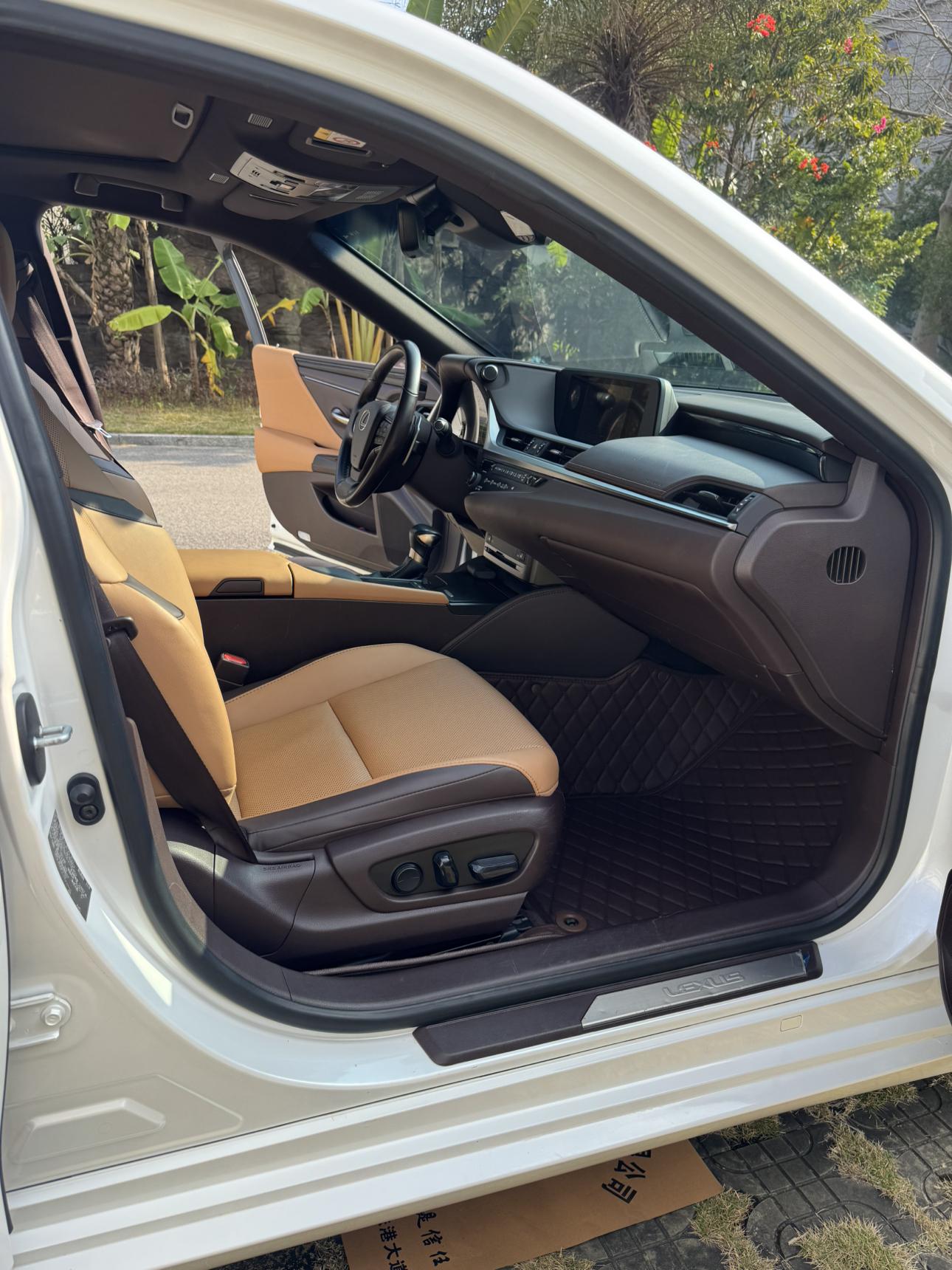 Lexus ES 2020 thumb 12